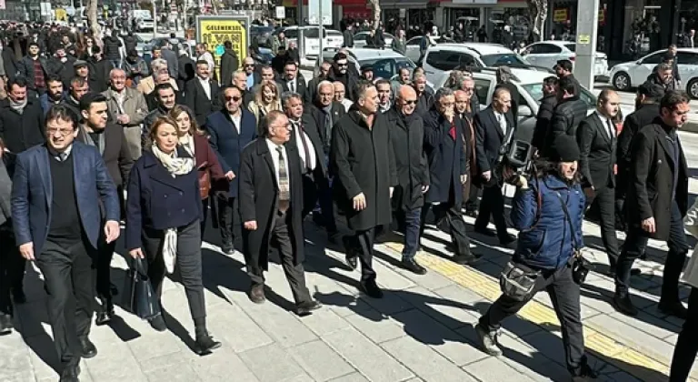 CHP heyeti Van'da... Başarır: İrademizi vermiyoruz, vermeyeceğiz
