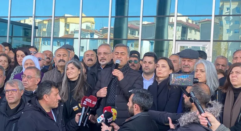 Hatimoğulları Van'da konuştu:  Karar ver; barış mı operasyon mu?